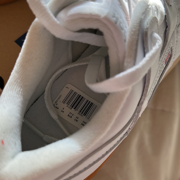 REEBOK CLASSICS - Picture 5 of 7